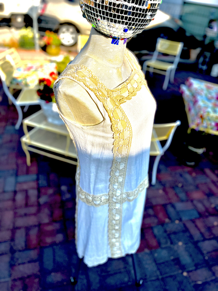 𝅺NEIMAN MARCUS SLEEVELESS COSTAL VINTAGE DRESS WITH TAN LACE OVERLAY - Picture 4 of 8